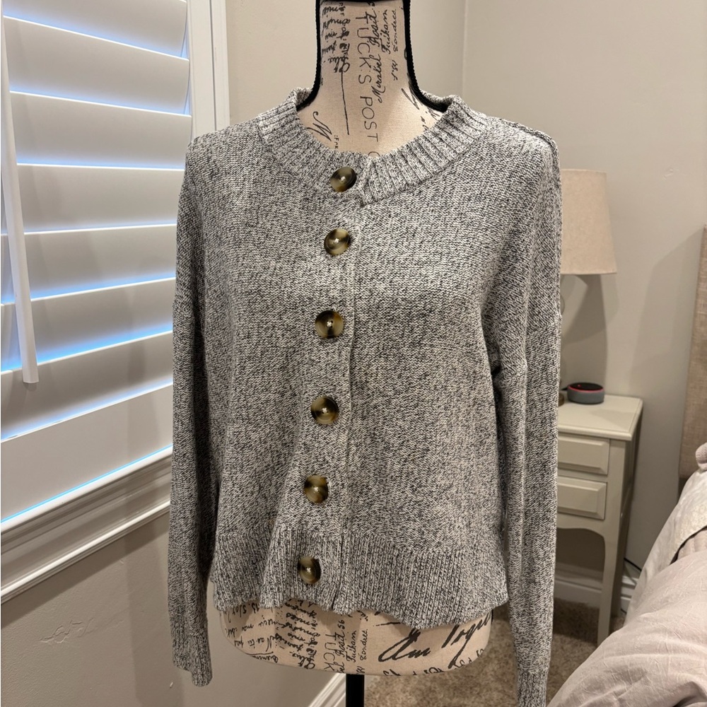 Madewell Heather Gray Button-Front Knit Cardigan with Tortoise Buttons